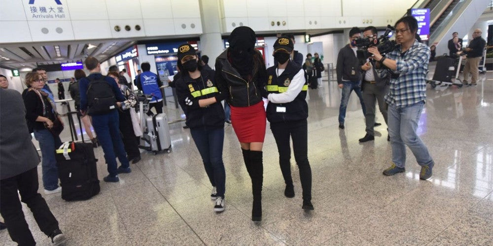 Αποκάλυψη: Η σύλληψη 19χρονης στο Χονγκ Κονγκ, oι διαδρομές της κοκαΐνης και το καρτέλ της Βάρκιζας
